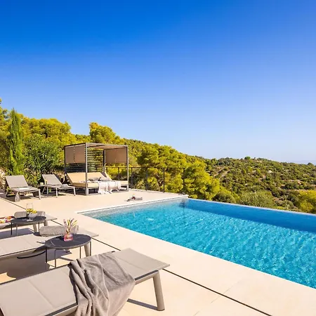 Breathtaking Five Bedroom With The Pool Вілла