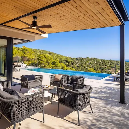 Breathtaking Five Bedroom With The Pool Вілла